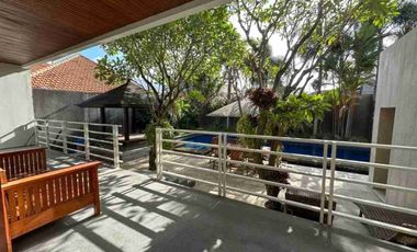 Fot Sale Villa Mewah Ada Basement Dkt Raya Kebo Iwa Gatsu Barat Jl8mtr