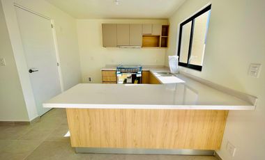 CASA EN RENTA EN MESETA