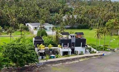 Luxury Beachfront Villa di Saba Gianyar