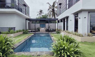 Luxury Beachfront Villa di Saba Gianyar
