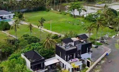 Luxury Beachfront Villa di Saba Gianyar