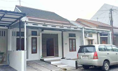 Rumah minimalis komplek elit dekat UMY