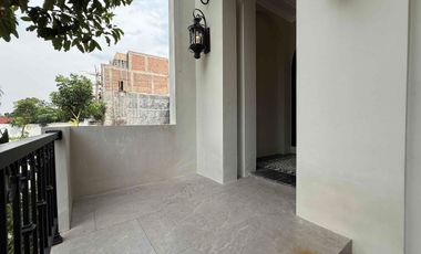 Rumah Mewah 4 Lantai + Rooftop-RUMAH  Jagakarsa – Jakarta Selatan