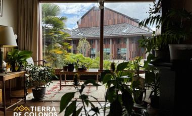 Propiedad con vista directa al Teatro del Lago