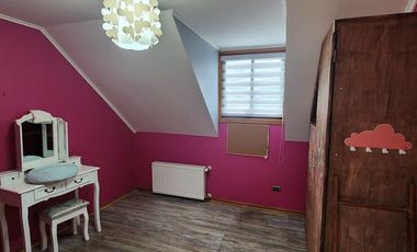 Amplia casa sector Pid Pid, cercana a locomoción y colegios. Castro