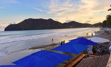 Vive en esta hermosa casa cerca de la playa!!! Remate Bancario en Real del Country, Manzanillo Colima