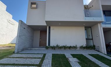 Casa en venta en Valle Imperial Coto Griego