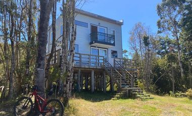 Cabaña en tranquilo entorno. Completamente equipada. Castro.