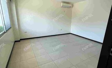 Departamento en venta en Las Cumbres, sector Los Ceibos.