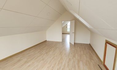 Espaciosa Casa 210 m2, con vista y árboles, en Condominio Ten Ten, Castro.