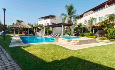 Casa tres recámaras, incluye roof garden con jacuzzi alberca climatizada se acepta crédito Infonavit