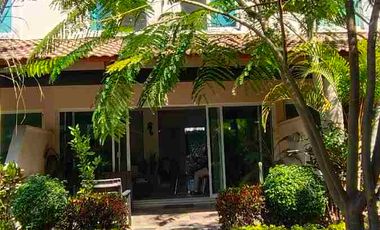 Casa tres recámaras, incluye roof garden con jacuzzi alberca climatizada se acepta crédito Infonavit