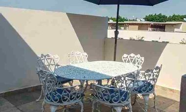 Casa tres recámaras, incluye roof garden con jacuzzi alberca climatizada se acepta crédito Infonavit