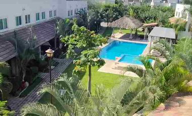 Casa tres recámaras, incluye roof garden con jacuzzi alberca climatizada se acepta crédito Infonavit