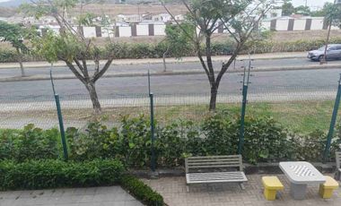 Se alquila departamento en piso alto