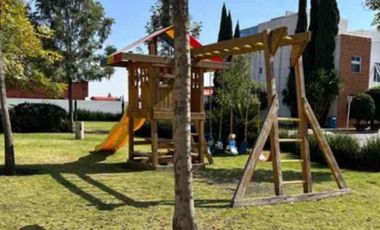 Casa en fraccionamiento con vigilancia y amenidades