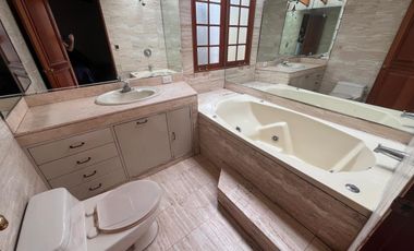 VENTA | DUPLEX | SURCO | 2 TERRAZAS | 1 BALCÓN | 3 DORMITORIOS | 2 COCHERAS | 1 DEPÓSITO