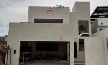 MODERNA Y AMPLIA CASA DE 4 RECAMARAS EN VENTA