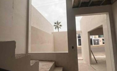 MODERNA Y AMPLIA CASA DE 4 RECAMARAS EN VENTA