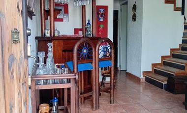 Casa con terreno excedente en Coto Privado