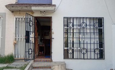 Casa con terreno excedente en Coto Privado