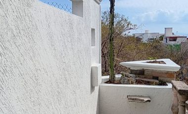 Casa con terreno excedente en Coto Privado