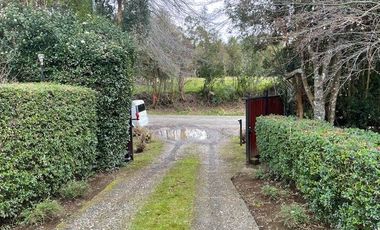 Venta hermosa parcela con casa, sector Coihues, Puerto Varas.