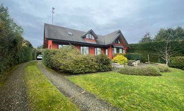 Venta hermosa parcela con casa, sector Coihues, Puerto Varas.