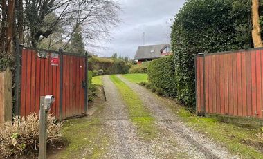 Venta hermosa parcela con casa, sector Coihues, Puerto Varas.
