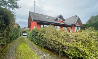Venta hermosa parcela con casa, sector Coihues, Puerto Varas.