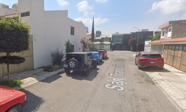 CASA EN VENTA 4 RECAMARAS, 4 BAÑOS Y 2 LUGARES DE ESTCIONAMIENTO