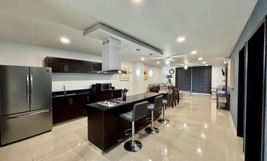 Departamento amueblado en renta en Fluvial Vallarta,  2 recamaras + alberca