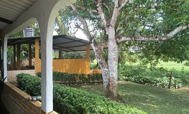 VENTA CASA DE CAMPO A 50 MINUTOS DESDE VILLAO VIA A  PUERTO LÓPEZ