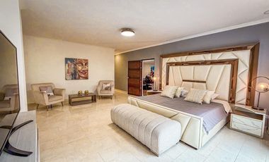 Amoblada ESPECTACULAR Casa 3 niveles AMSTERDAM PLAZA