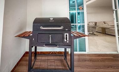 Amoblada ESPECTACULAR Casa 3 niveles AMSTERDAM PLAZA