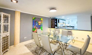 Amoblada ESPECTACULAR Casa 3 niveles AMSTERDAM PLAZA