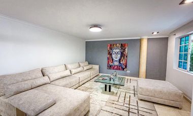 Amoblada ESPECTACULAR Casa 3 niveles AMSTERDAM PLAZA