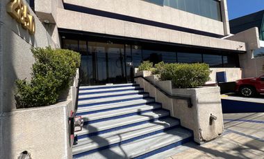 OFICINA CON EXCELENTE UBICACIÓN SOBRE AV. LÁZARO CÁRDENAS, A NEGOCIAR