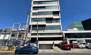 OFICINA CON EXCELENTE UBICACIÓN SOBRE AV. LÁZARO CÁRDENAS, A NEGOCIAR