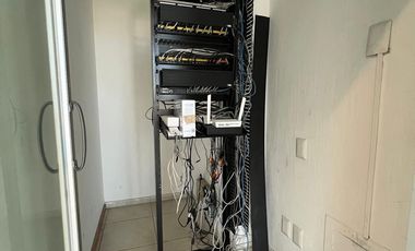 OFICINA CON EXCELENTE UBICACIÓN SOBRE AV. LÁZARO CÁRDENAS, A NEGOCIAR