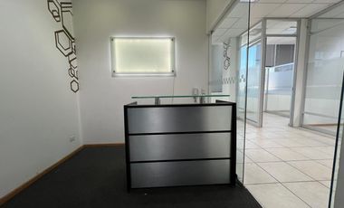 OFICINA CON EXCELENTE UBICACIÓN SOBRE AV. LÁZARO CÁRDENAS, A NEGOCIAR