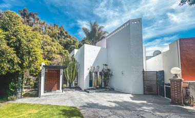 CASA EN VENTA CON RECÁMARAS EN PLANTA BAJA Y AMPLIO JARDÍN EN CALZADA ZAVALETA