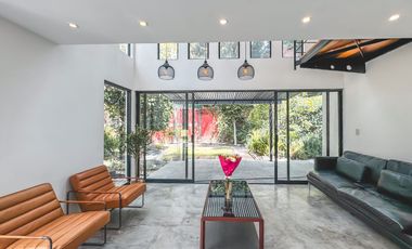 CASA EN VENTA CON RECÁMARAS EN PLANTA BAJA Y AMPLIO JARDÍN EN CALZADA ZAVALETA