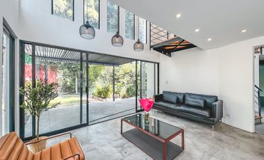 CASA EN VENTA CON RECÁMARAS EN PLANTA BAJA Y AMPLIO JARDÍN EN CALZADA ZAVALETA