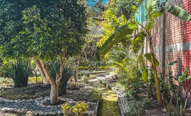 CASA EN VENTA CON RECÁMARAS EN PLANTA BAJA Y AMPLIO JARDÍN EN CALZADA ZAVALETA