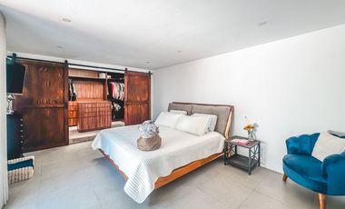 CASA EN VENTA CON RECÁMARAS EN PLANTA BAJA Y AMPLIO JARDÍN EN CALZADA ZAVALETA