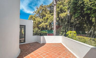 CASA EN VENTA CON RECÁMARAS EN PLANTA BAJA Y AMPLIO JARDÍN EN CALZADA ZAVALETA