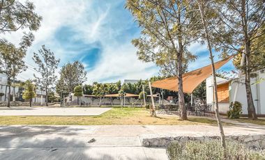 CASA EN VENTA CON RECÁMARAS EN PLANTA BAJA Y AMPLIO JARDÍN EN CALZADA ZAVALETA
