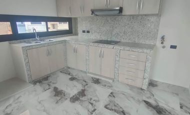 Alquilo departamento de 3 dormitorios en primer piso en Urb. Las Garzas