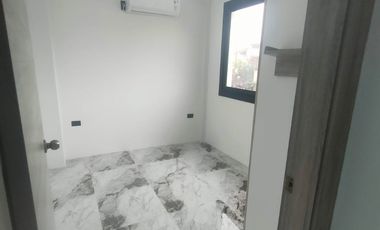 Alquilo departamento de 3 dormitorios en primer piso en Urb. Las Garzas